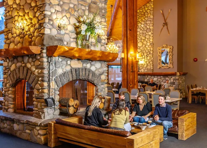 Hotels with a view Lizard Creek Lodge
