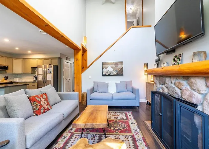 Ski In & 15 Minute Walk To The Lifts Hot Tub Ac Pet Friendly